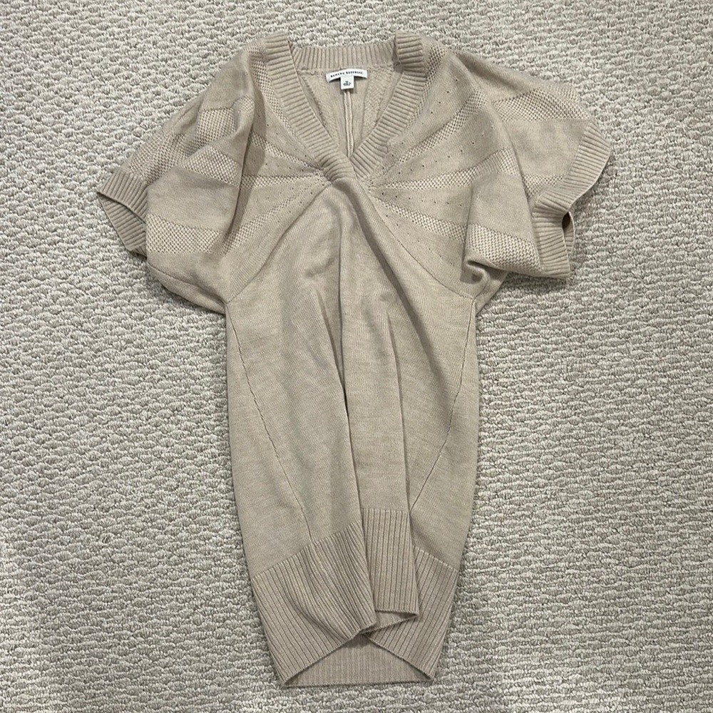 Banana Republic Women’s Beige Knit V-Neck Sweater Dress